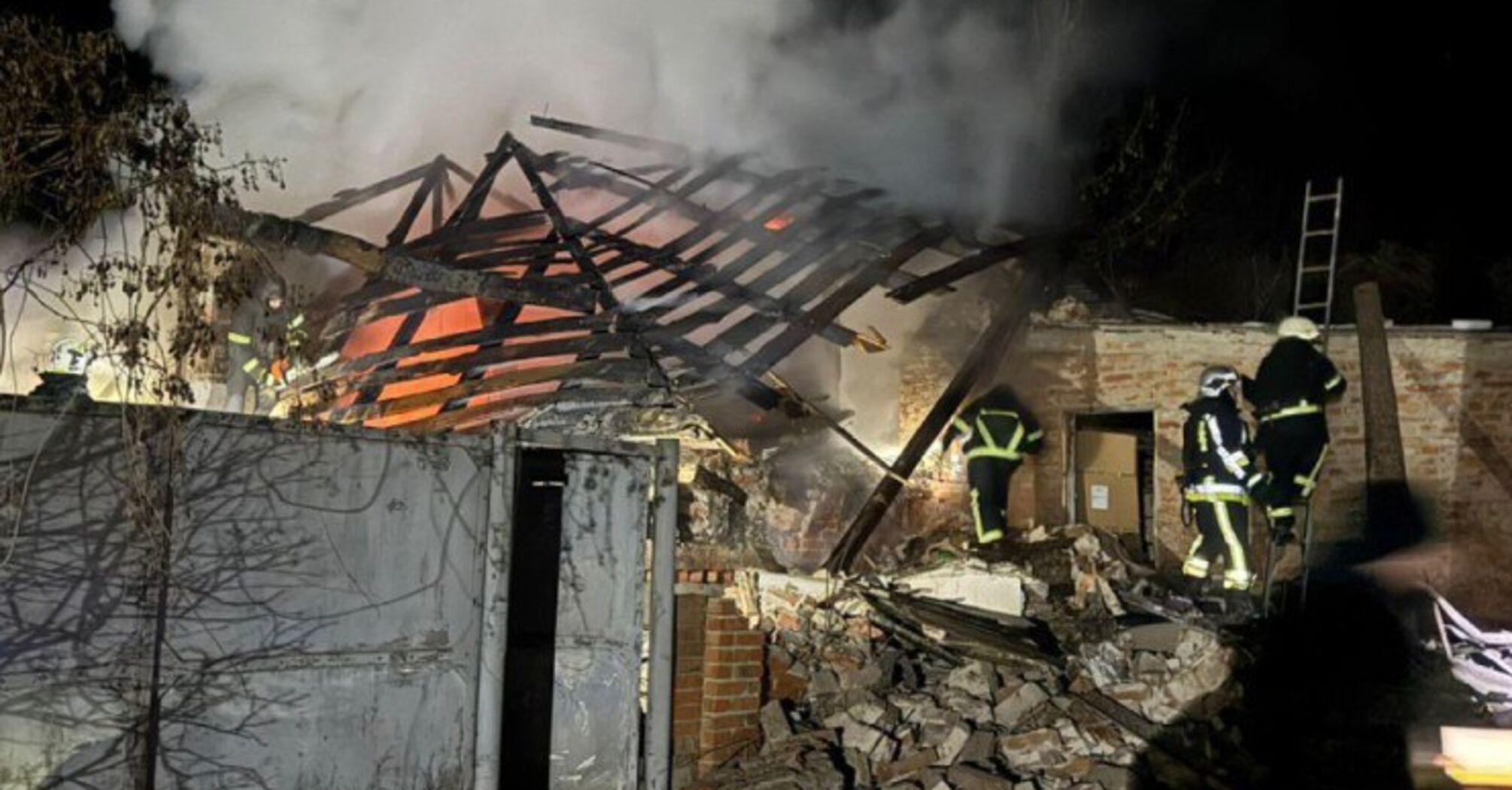 Российский дрон атаковал Богодухов на Харьковщине: есть погибшие, среди них трое детей, ранена беременная (фото)