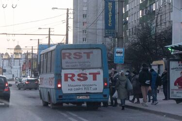 С какого возраста пенсионеры могут бесплатно пользоваться общественным транспортом