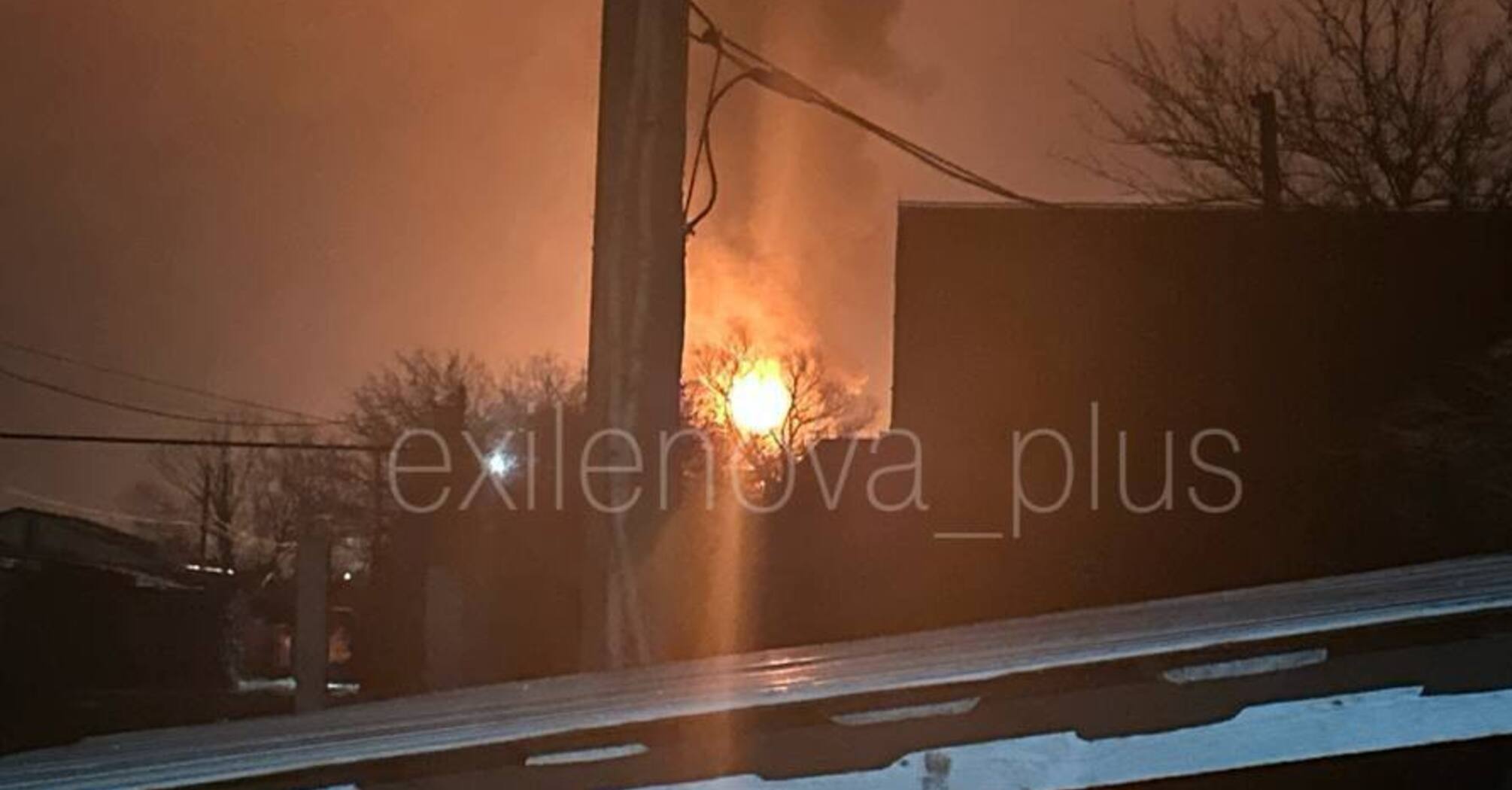 Дроны атаковали Краснодарский край России: пылал пожар на НПЗ, закрывали аэропорты (фото, видео)