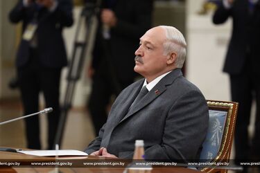 Украина подняла ставки: Зеленский ввел санкции против Лукашенко