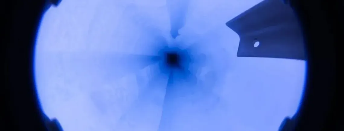 Ученые пробурили антарктический лед и были поражены увидевшим (фото)