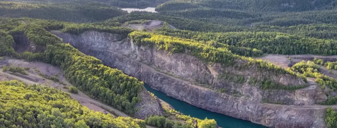 Вчені виявили у Канаді воду віком 2,6 млрд років: названа найстарішою на планеті (фото)