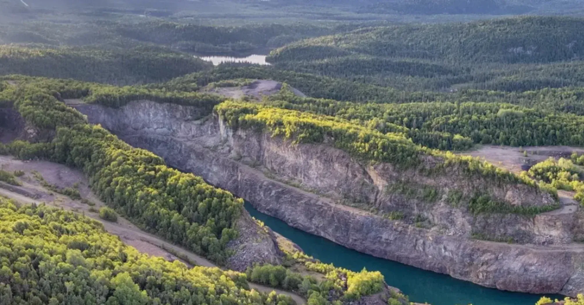 Ученые обнаружили в Канаде воду в возрасте 2,6 млрд лет: названа самой старой на планете (фото)