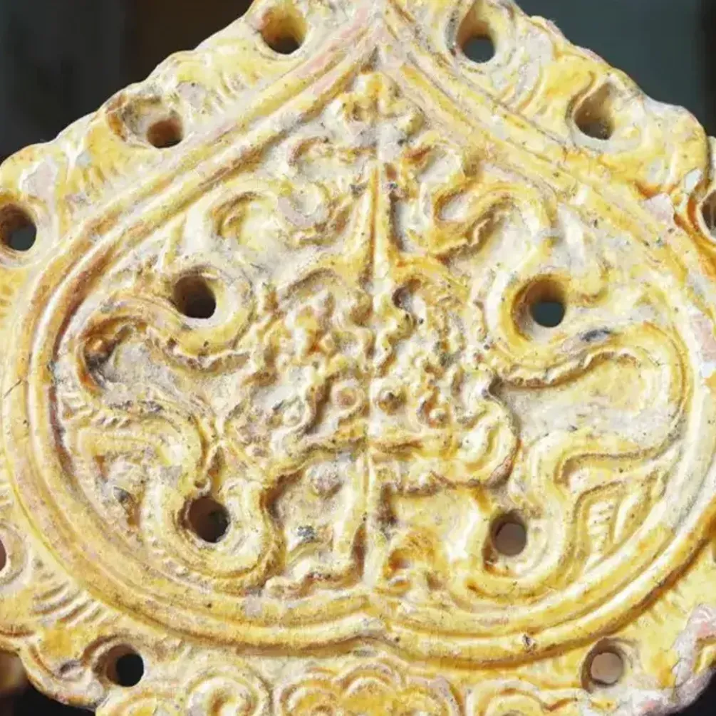 На территории Вьетнама обнаружили редкие позолоченные артефакты (фото)