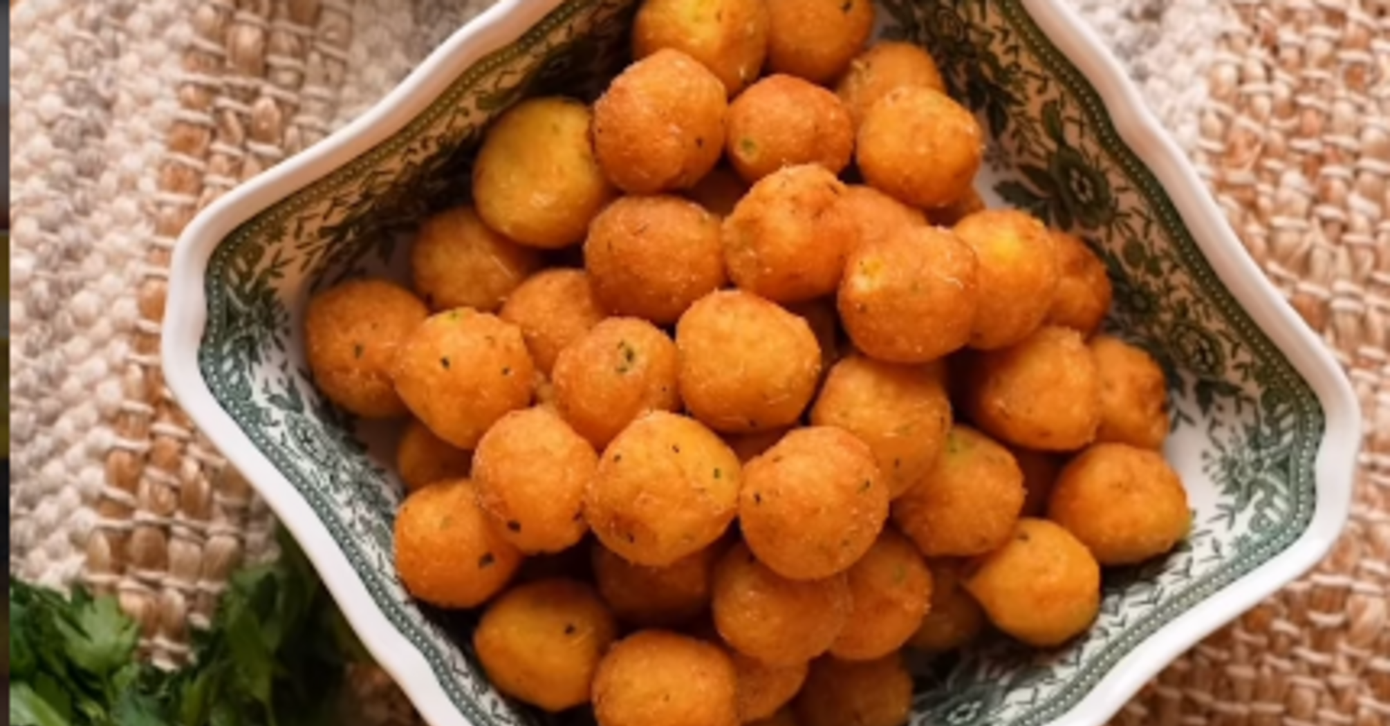 Картопляні кульки з сиром або ліниві крокети