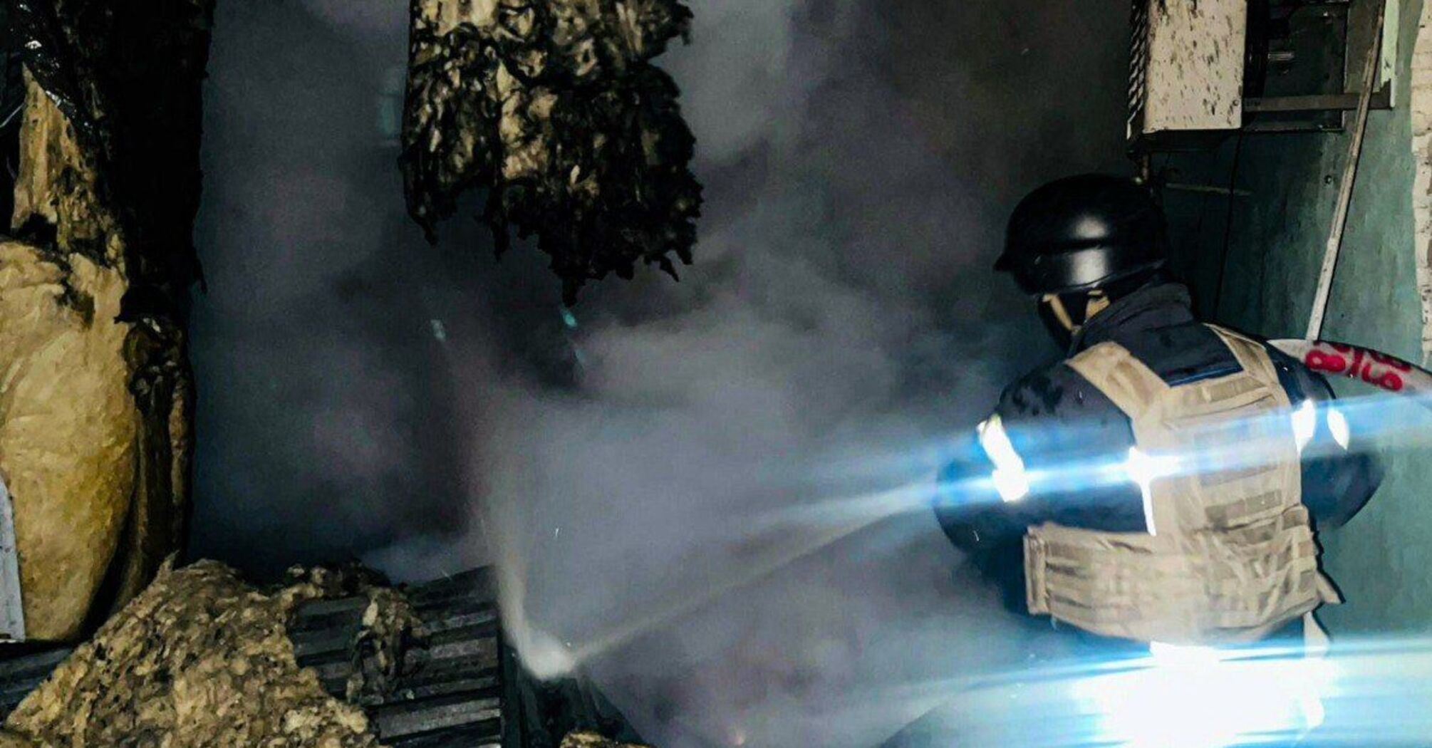 Російська армія здійснила масовану атаку на Україну: пошкоджено житлові будинки, у Харкові та Кривому Розі є поранені (фото, відео)  