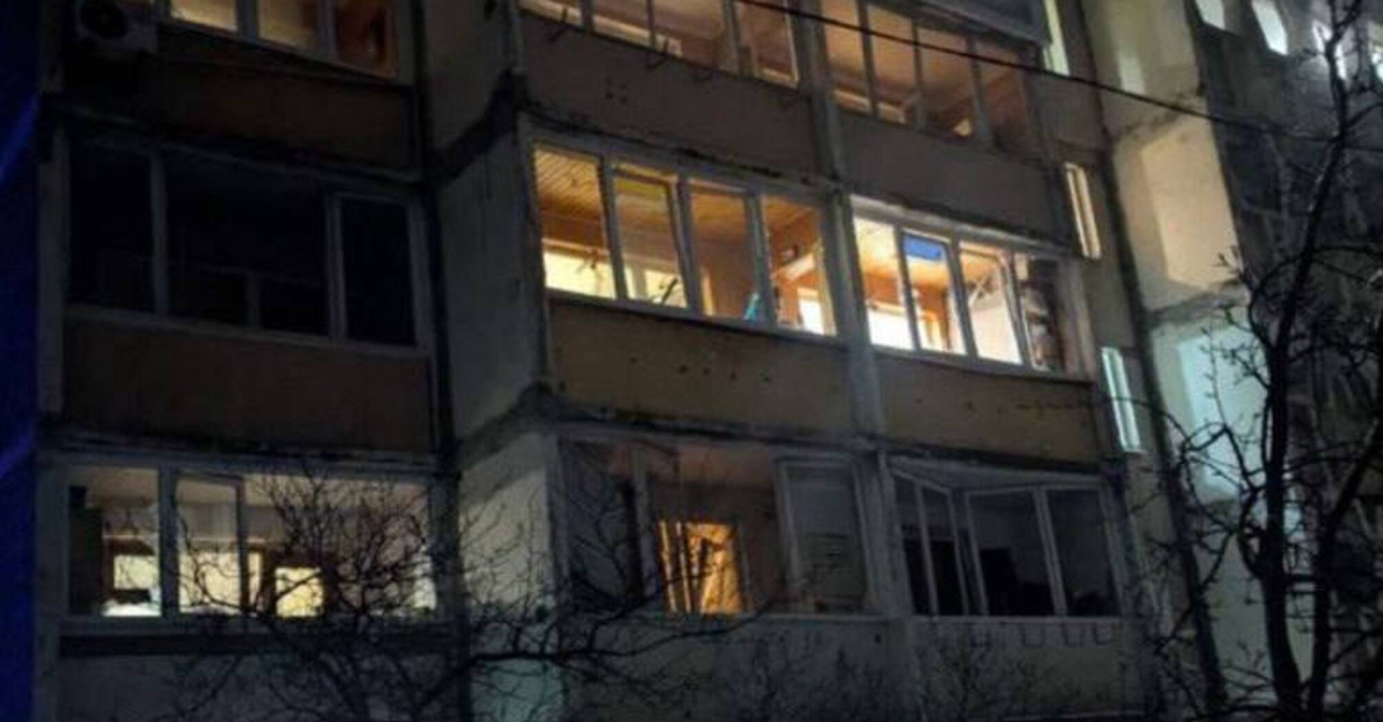 Дроны РФ атаковали Киев: повреждены жилые дома, горел гараж, есть раненые (фото)