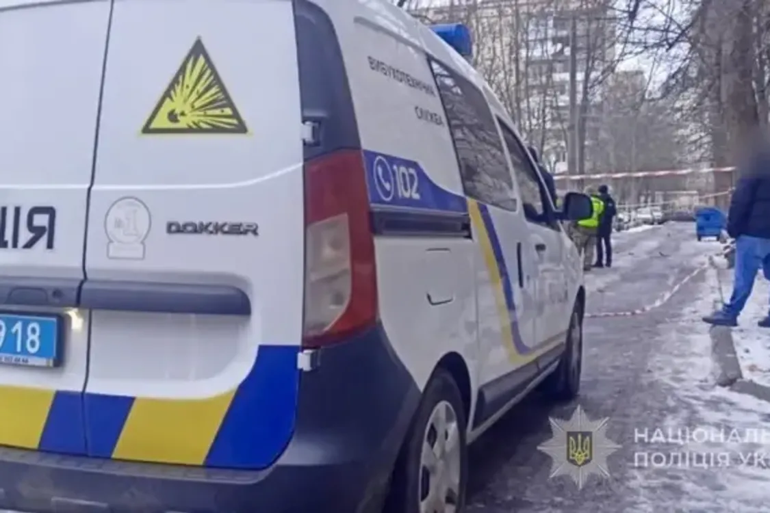 В Одессе взорвался автомобиль, погиб 21-летний военный: подробности (фото)