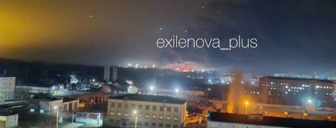 Дроны атаковали нефтебазу в Краснодарском крае России: дым виден на десятки километров (фото, видео)