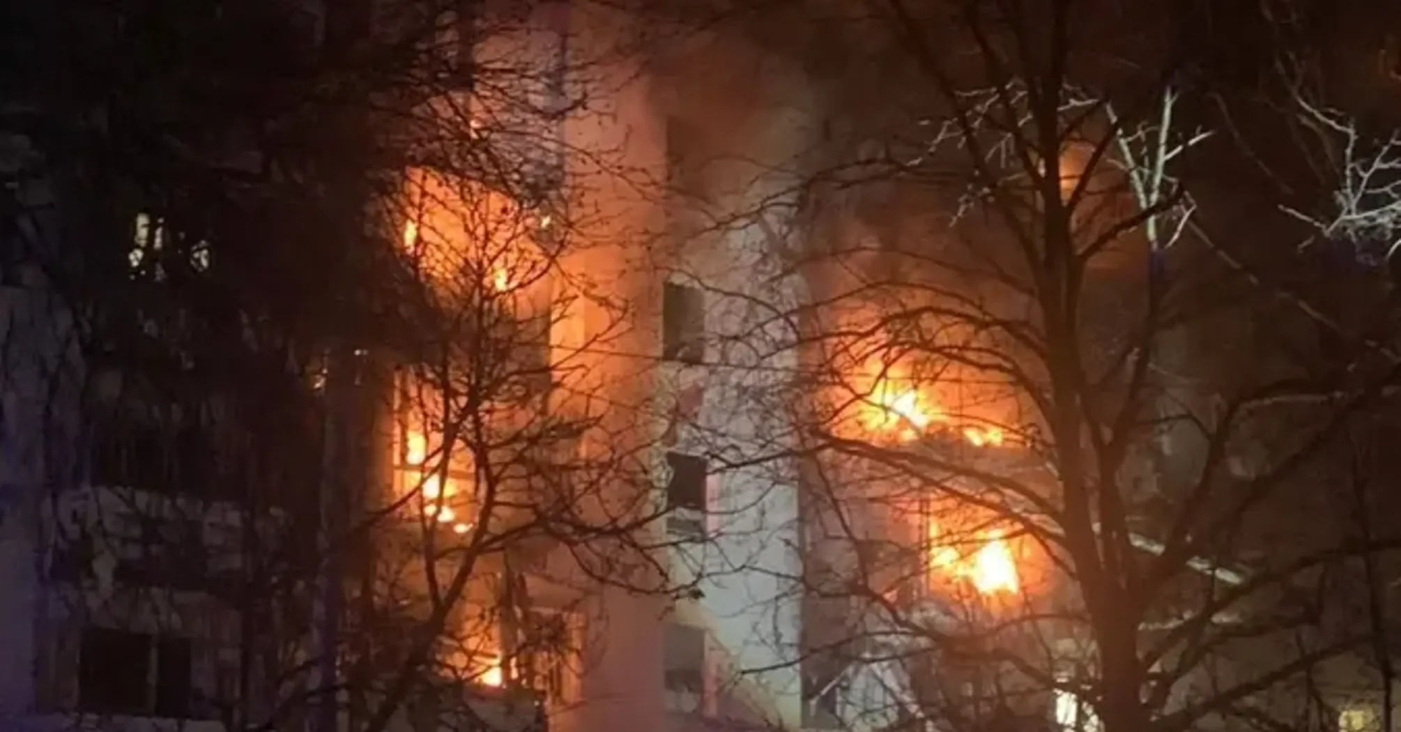 Во временно оккупированном Севастополе произошел взрыв в многоэтажке: двое погибших, восемь раненых (фото)