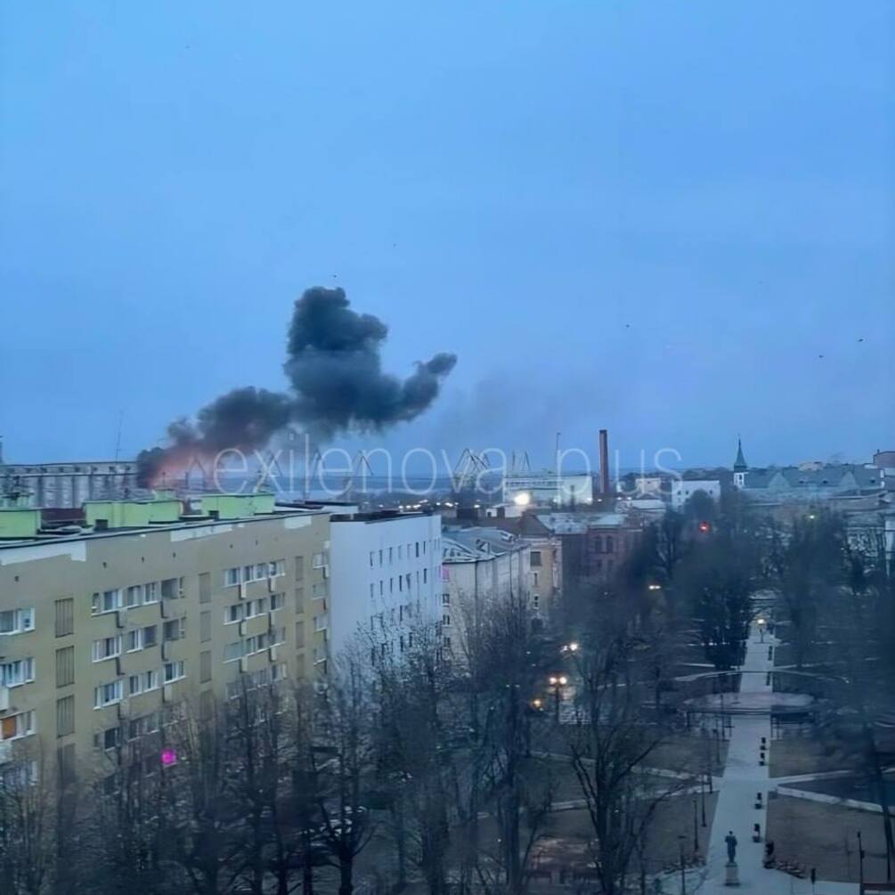 Дроны атаковали Ленинградскую область России: пылал пожар в порту Усть-Луга (фото, видео)