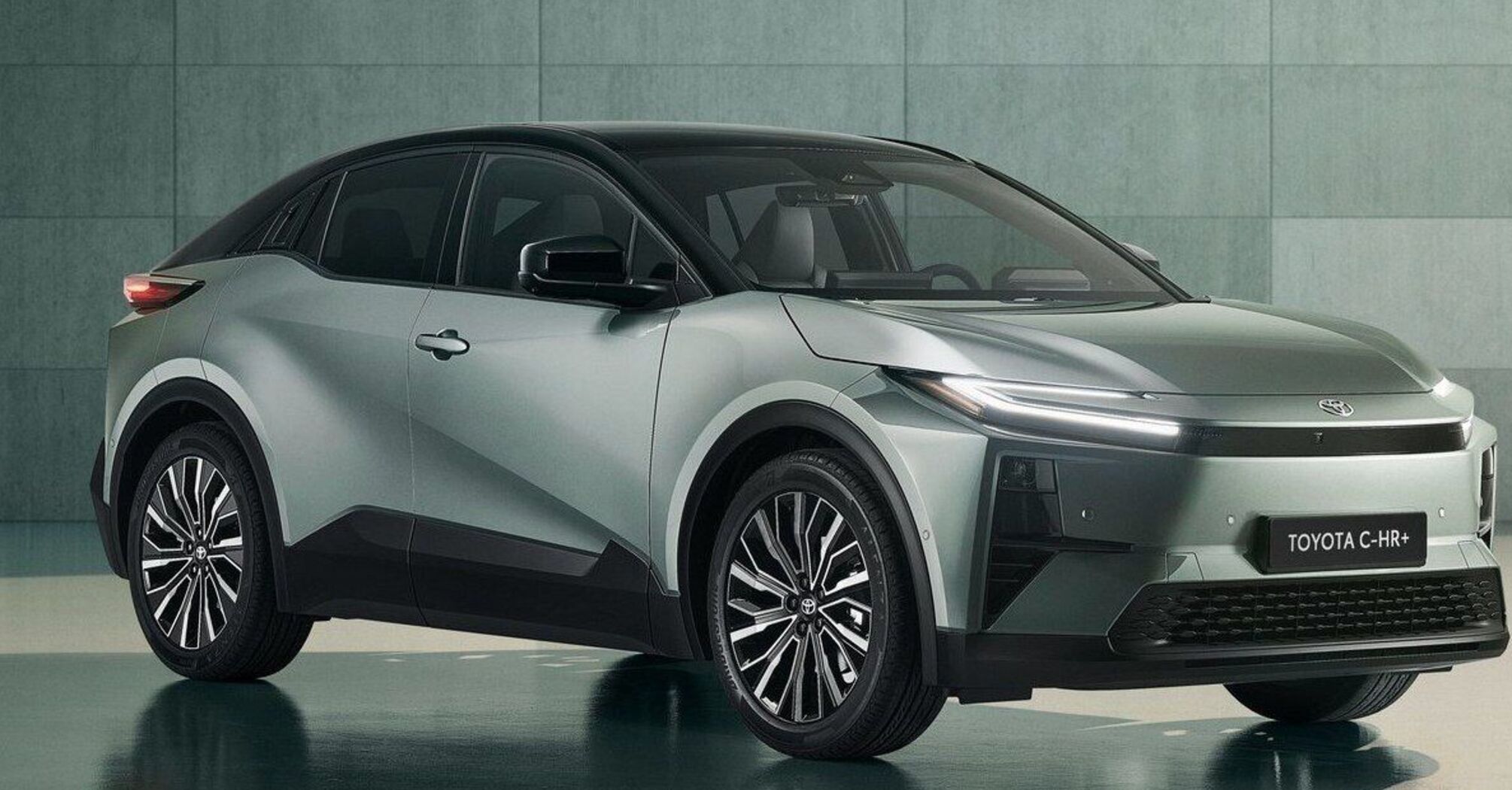 Имеет запас хода до 607 километров: Toyota представила новый электрический кроссовер