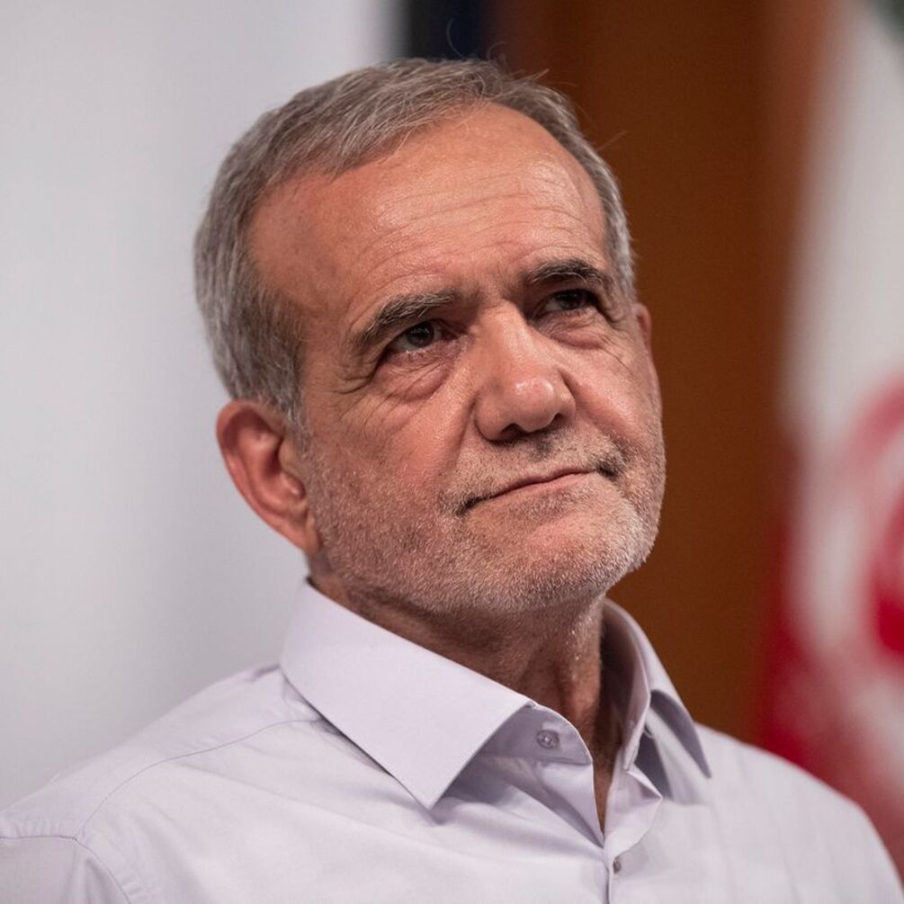 'Вдохновляют нас в войне': президент Ирана поблагодарил Путина за поддержку