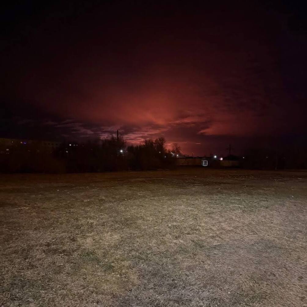 Дроны атаковали Ленинградскую область России: раздавались взрывы в районе портов Приморск и Усть-Луга (фото, видео)