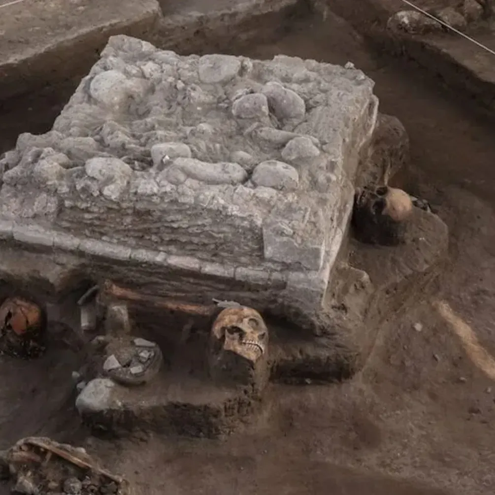 В Мексике нашли древний алтарь тольтеков (фото)