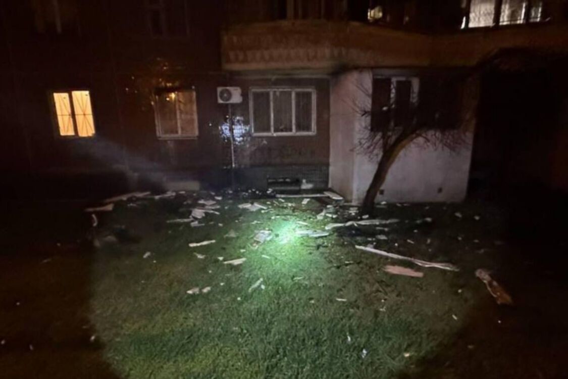 россия атаковала Одессу дронами: есть попадания в многоэтажку и ранены (фото)