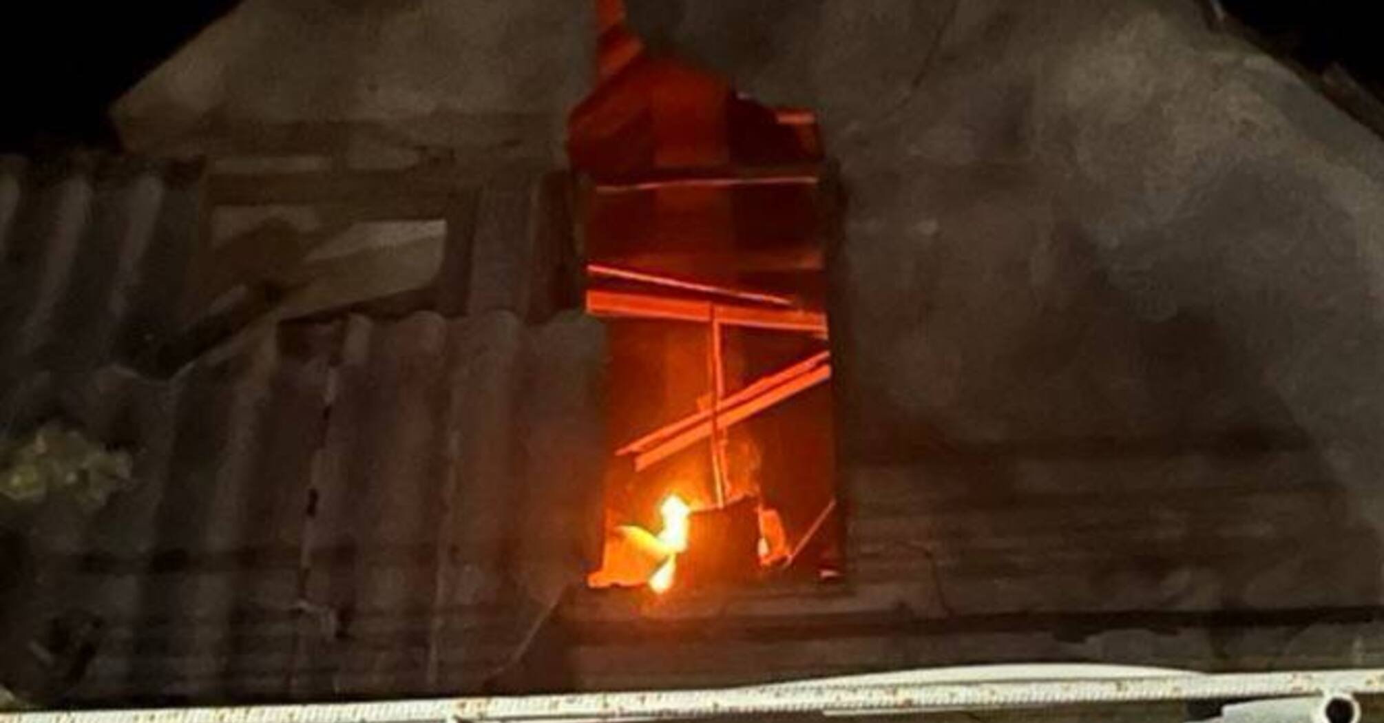 Російська армія атакувала Запоріжжя дронами: палав житловий будинок (фото)  