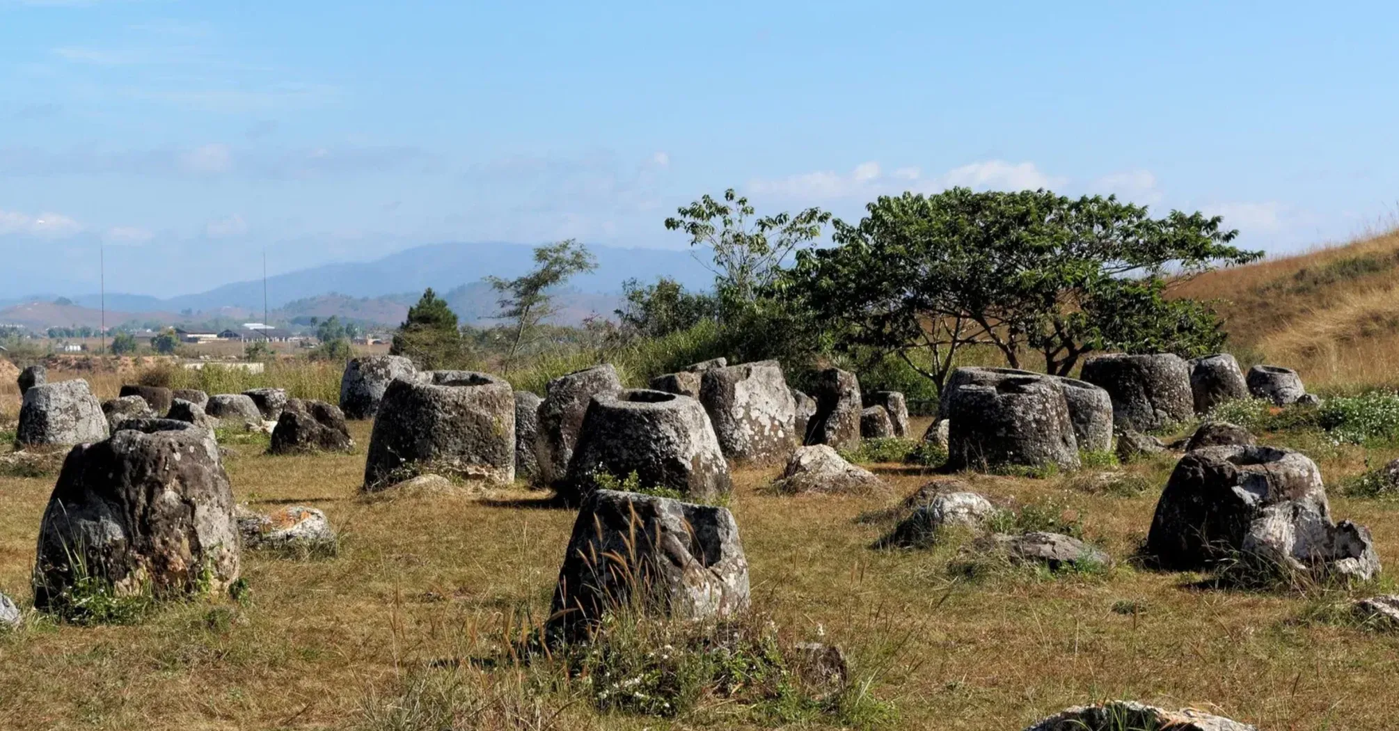 Ученые разгадали секреты долины кувшинов в Лаосе (фото)