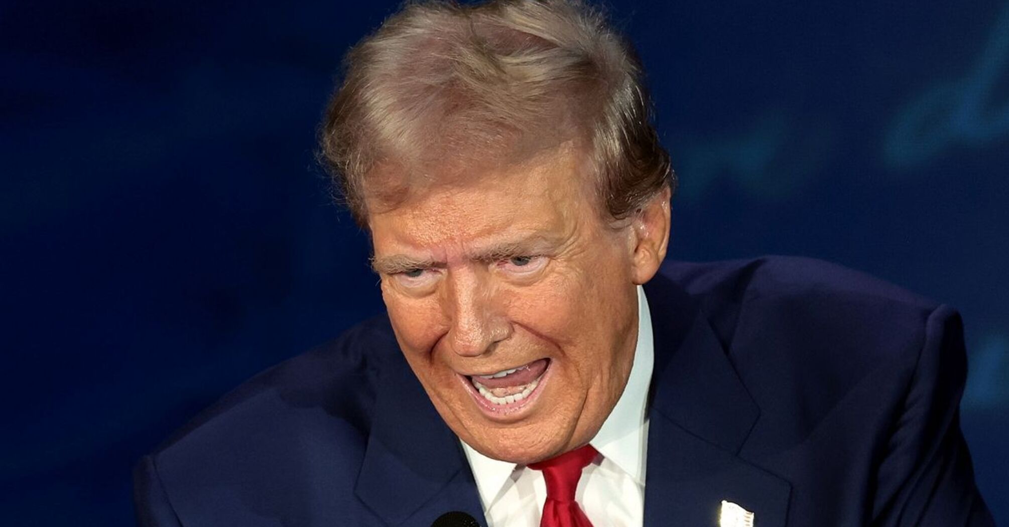 'Абсолютно некомпетентний у питаннях зовнішньої політики'- Трамп розкритикував Папу Римського