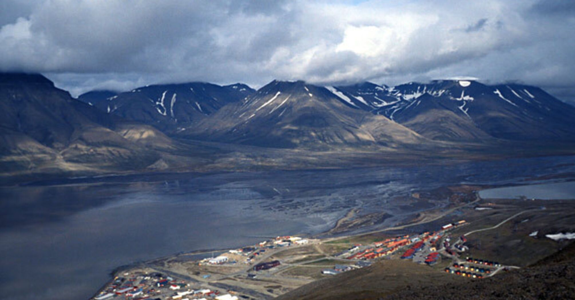 Тут не можна помирати: що відомо про найхолодніше місто світу