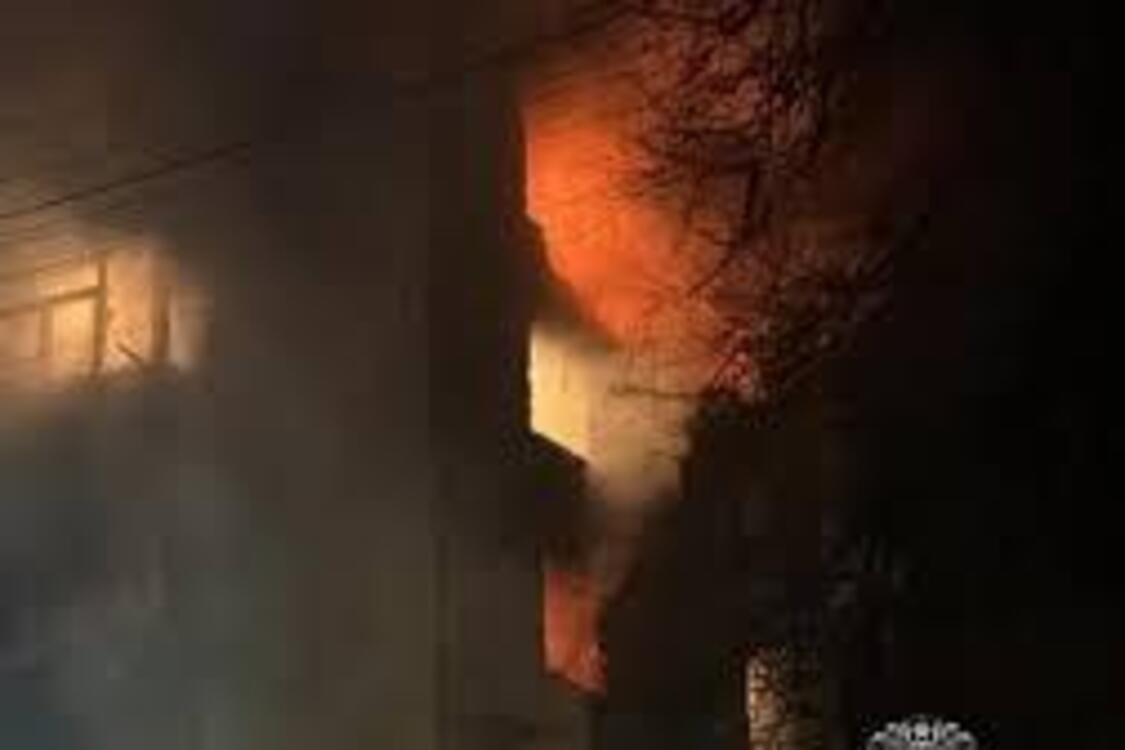 Российская армия атаковала Чугуев: есть попадания в многоэтажку и раненые (фото)