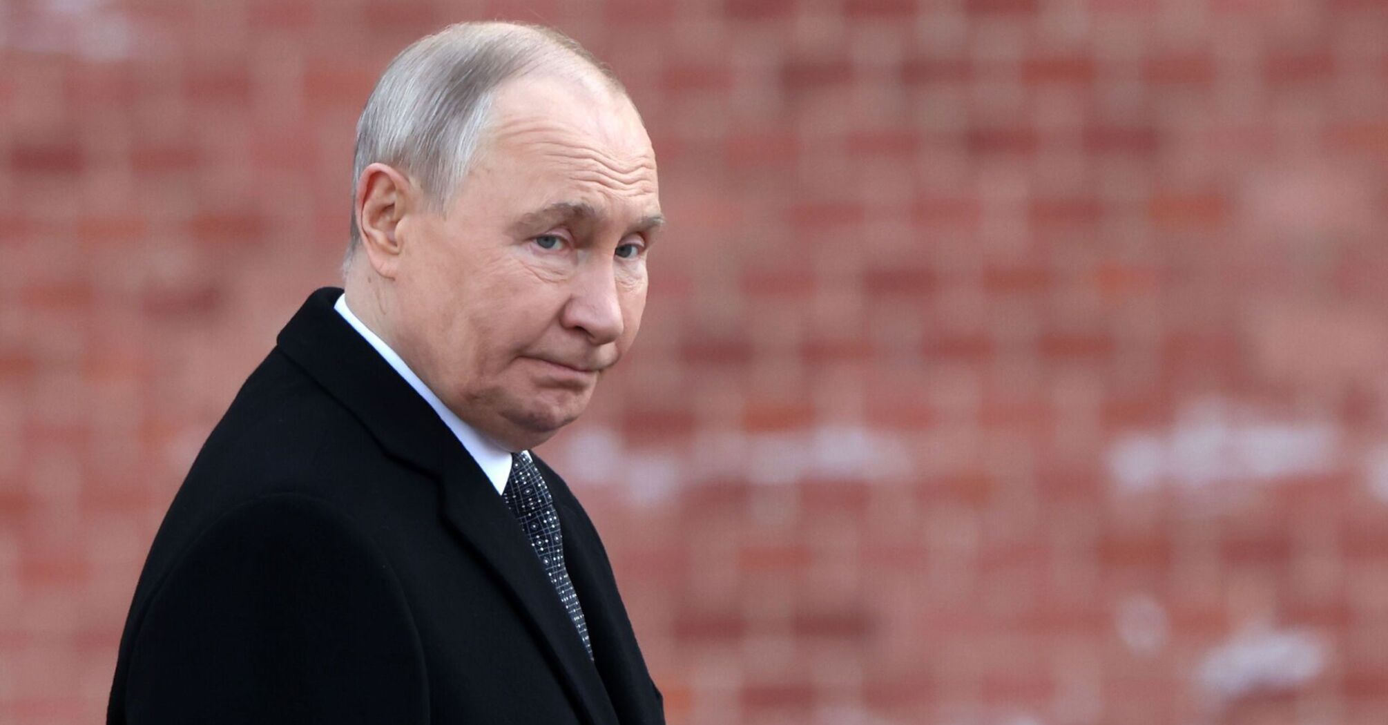 Падение рейтингов Путина или кремлевские игры: что на самом деле происходит в РФ