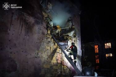 Росія атакувала Одесу: пошкоджено житлові будинки, двоє загиблих та 15 поранених (фото, відео)