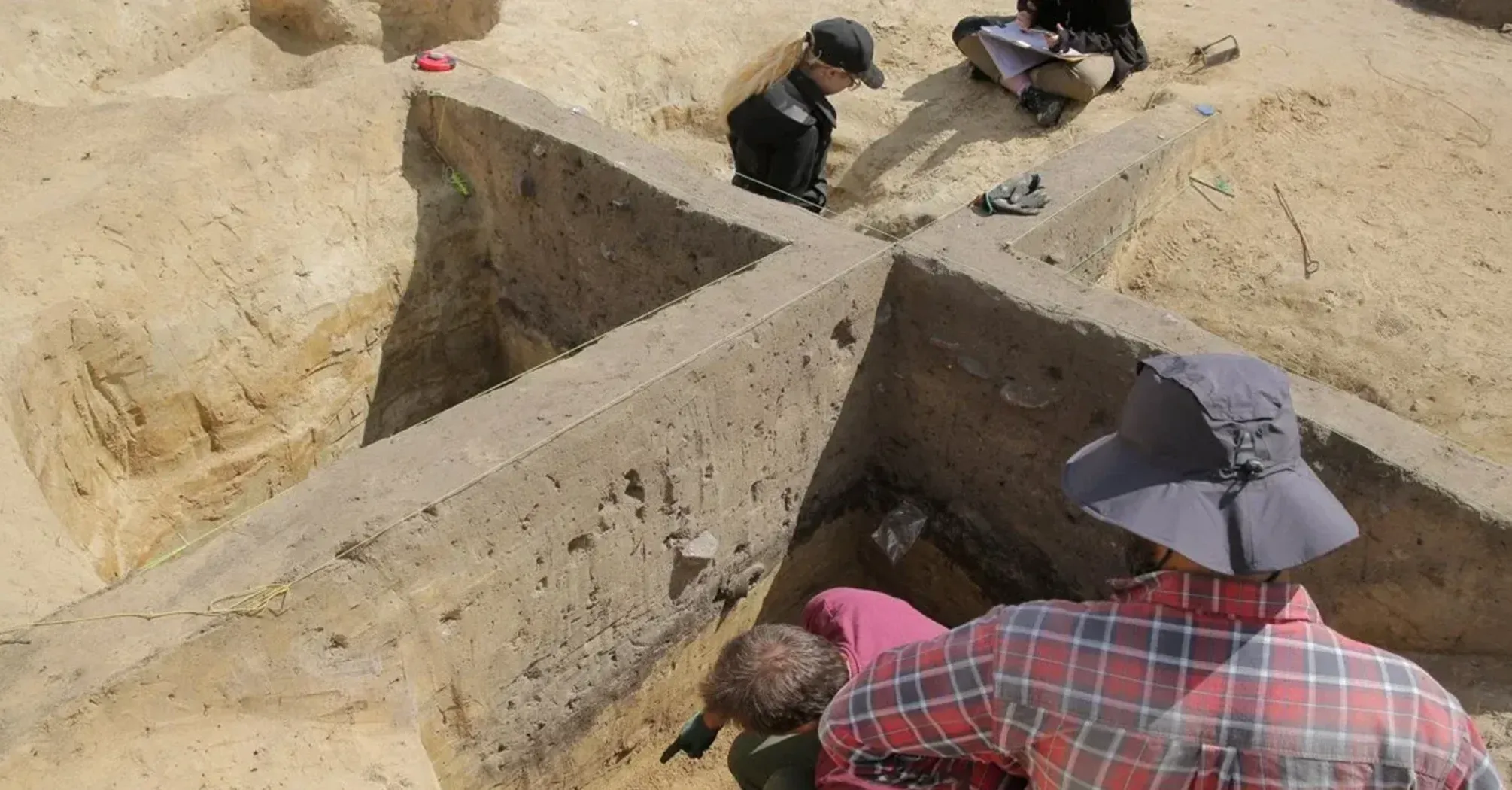 Було втрачене впродовж тривалого часу: археологи знайшли у Польщі місто 14 століття (фото)