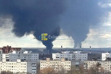 Дрони знову атакували російську Перм: горить НПЗ (фото, відео)
