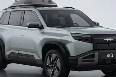 Какие электромобили самые популярные в Украине: названы топ моделей