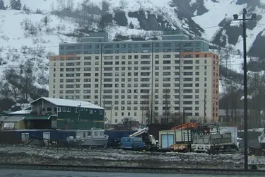 Усі жителі цього міста мешкають в одній багатоповерхівці: де вона розташована