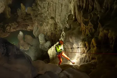 Простирается почти на 9 километров: названа самая большая пещера в мире (фото)