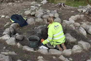 Вчені відкопали сотні артефактів епохи вікінгів у Швеції: знайшли унікальні речі (фото)