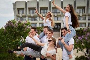 Останній дзвоник-2026: коли буде в українських школах