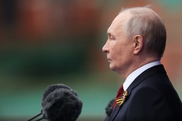 Путин не выигрывает. И это еще раз подтвердил московский парад