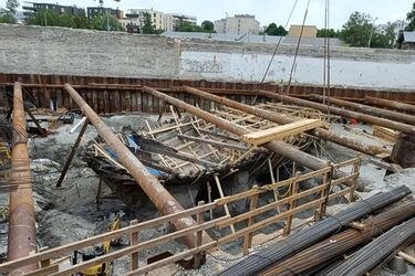 В центре Таллина под землей обнаружили корабль 14 века (фото)