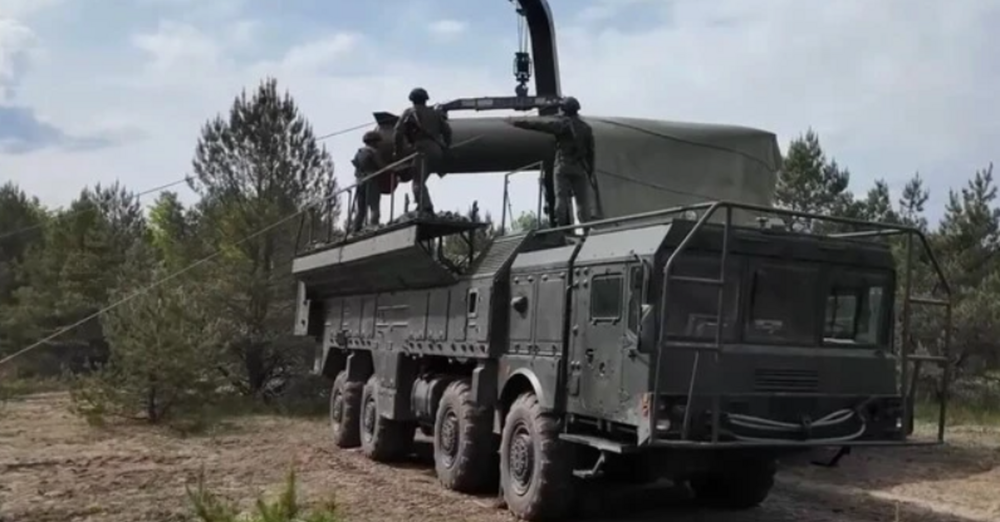 Путін дав Лукашенку потримати 'ядерну дубинку'