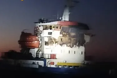 Російська армія атакувала турецьке судно в Одесі: виникла пожежа, двоє поранених (фото)