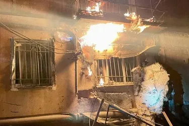 Российская армия атаковала Днепр: вспыхнул пожар в пятиэтажке, ранен (фото)
