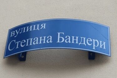 Историческую истерию Польши нужно игнорировать, а за рассыпанное зерно давать жесткий ответ