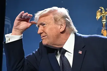 Трамп заявив про укладення мирної угоди з Іраном та відкриття Ормузької протоки: подробиці