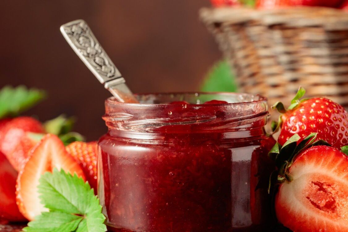 Ароматный и вкусный: рецепт клубничного джема за 5 минут