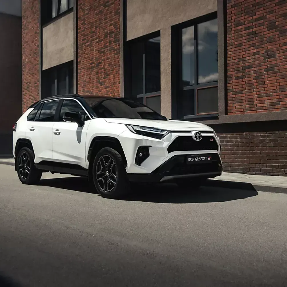 Имеют серьезные технические просчеты: каких моделей Toyota RAV4 следует избегать