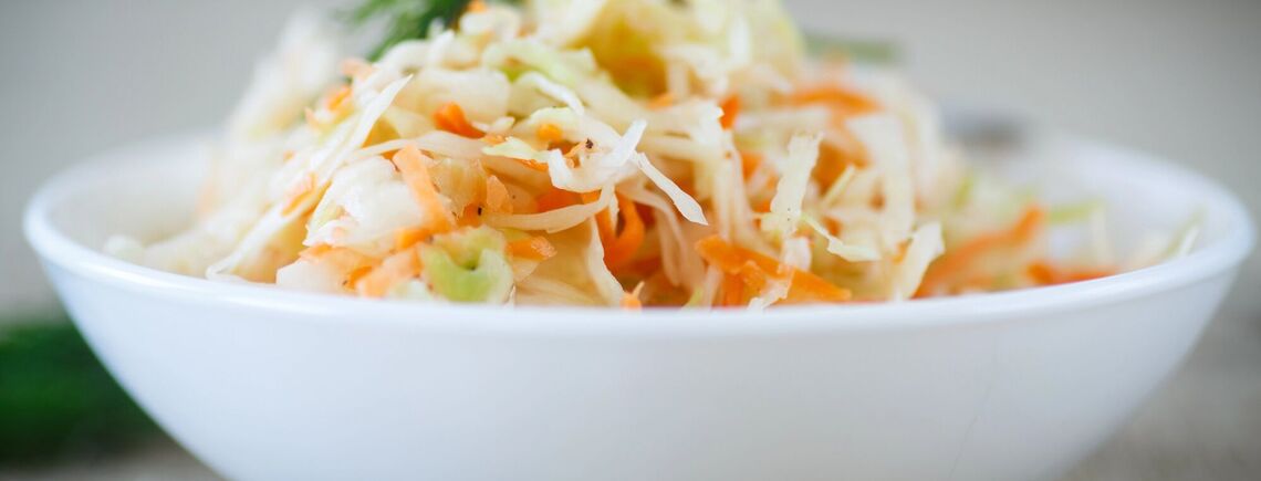 Вкусно, как у бабушки: рецепт квашеной капусты на зиму