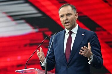 Помнит ли Кароль Навроцкий об историческом долге поляков?