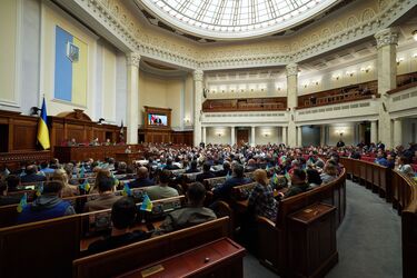 Переход политики на улицу – это история о неработающем парламенте