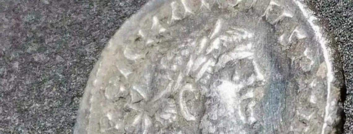 В Англии нашли римскую монету в возрасте 1700 лет: как выглядела (фото)
