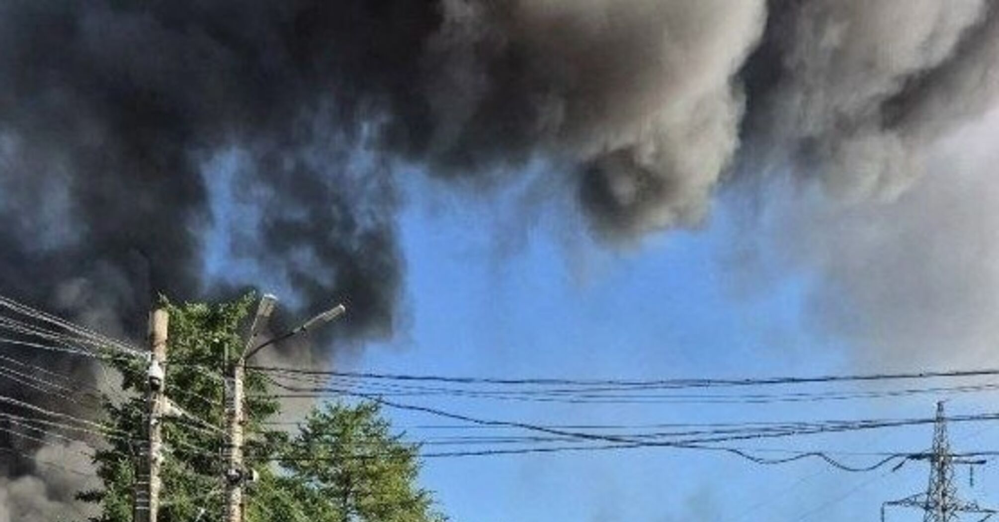 Дроны атаковали Санкт-Петербург, Ленинградскую область и Тверь: горят склады Wildberries (фото, видео)
