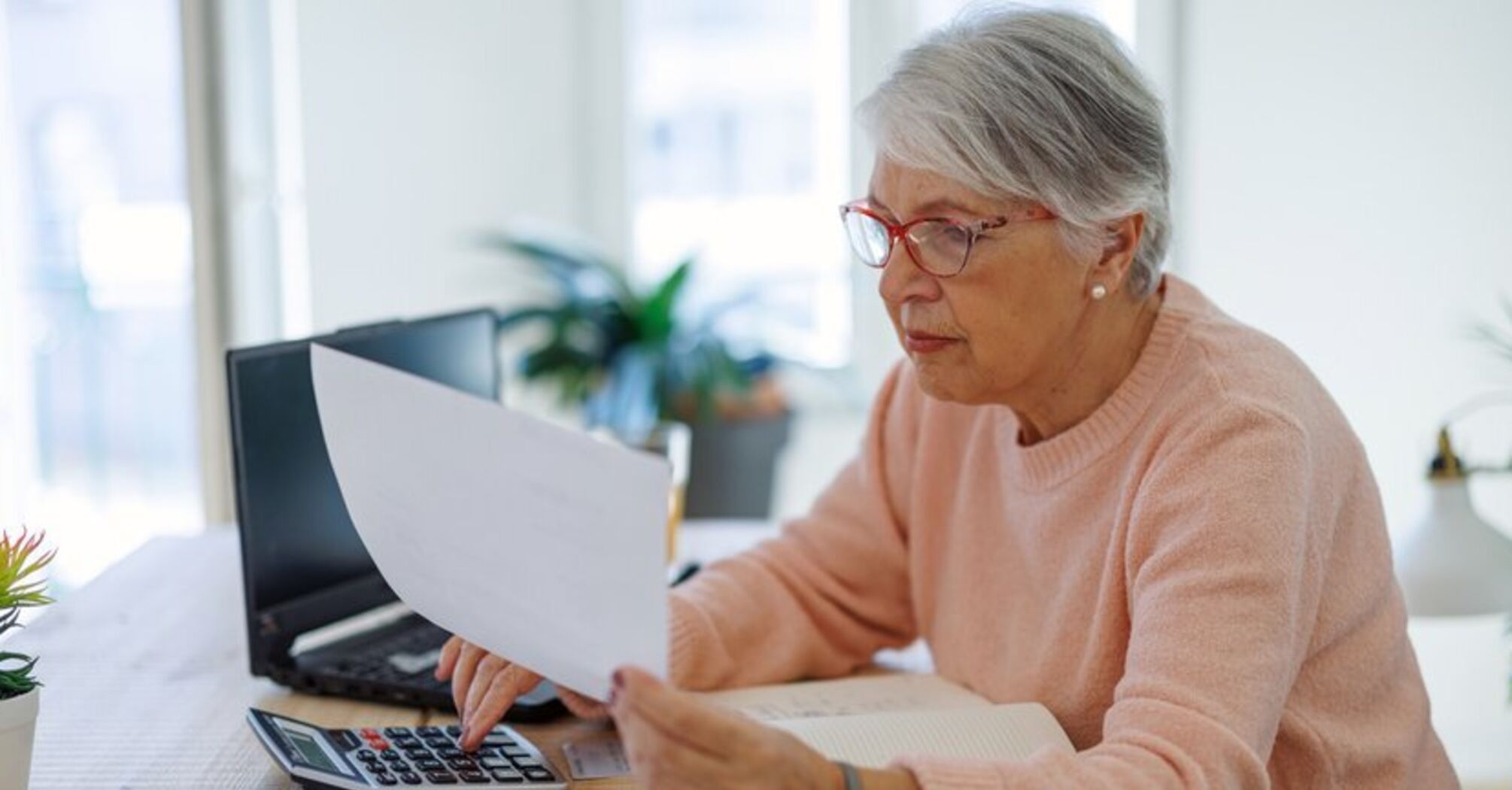 Пенсіонери 65+ можуть розраховувати на підвищену пенсію: про що йдеться
