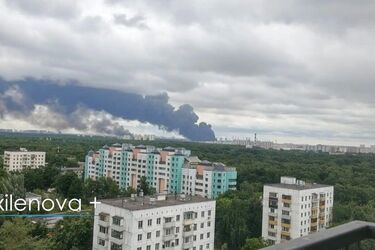 Дрони атакували російський Волгоград: горить НПЗ та розподільчий центр Wildberries (фото, відео)